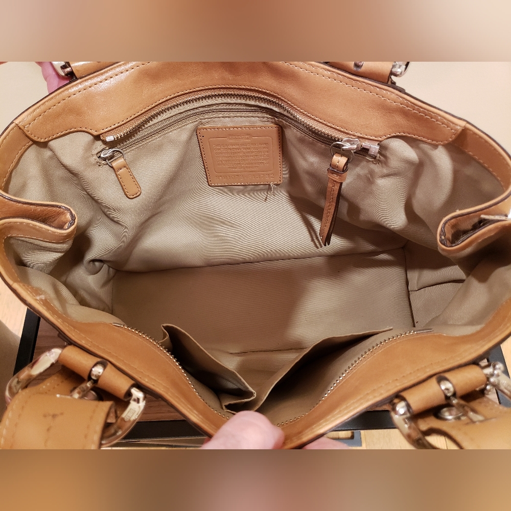 EUC COACH Soho Pleated Leather Cream Bag - Picture 4 of 7
